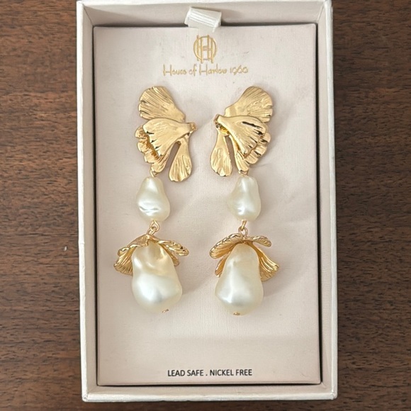 House of Harlow 1960 Gold Faux Pearl Dangle Earrings New in Box - Picture 2 of 5